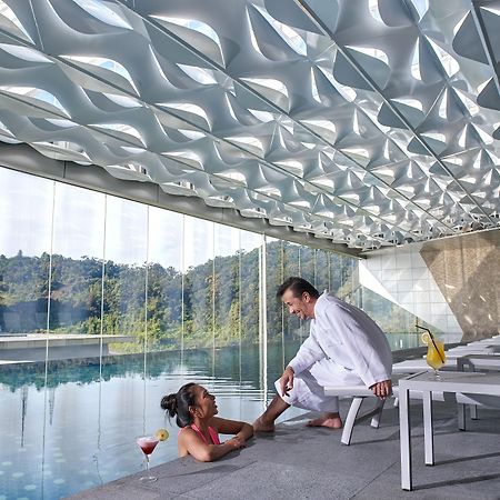 Grand Ion Delemen Hotel Genting Highlands Exteriör bild The Sky Pool