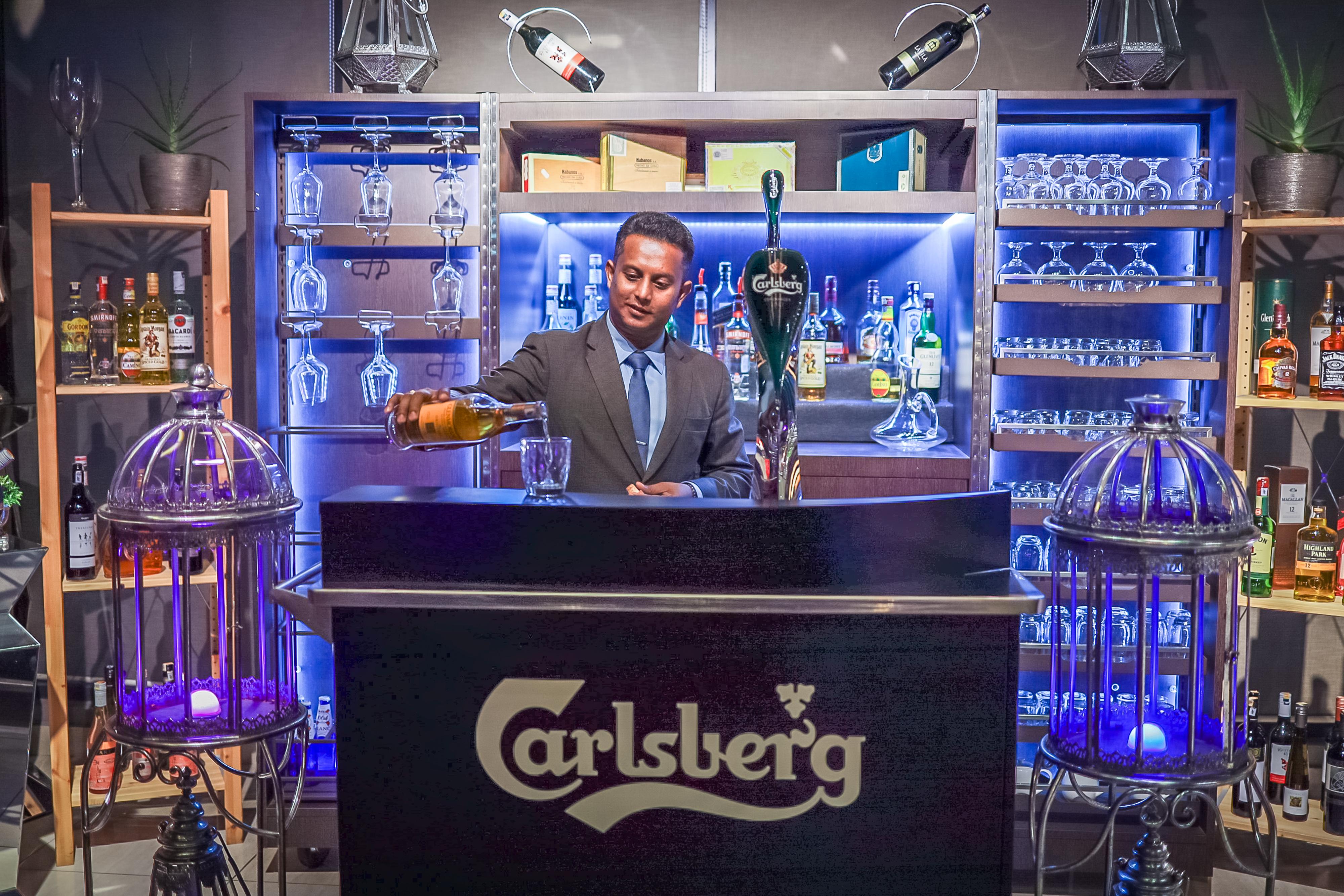 Grand Ion Delemen Hotel Genting Highlands Exteriör bild Carlsberg bar
