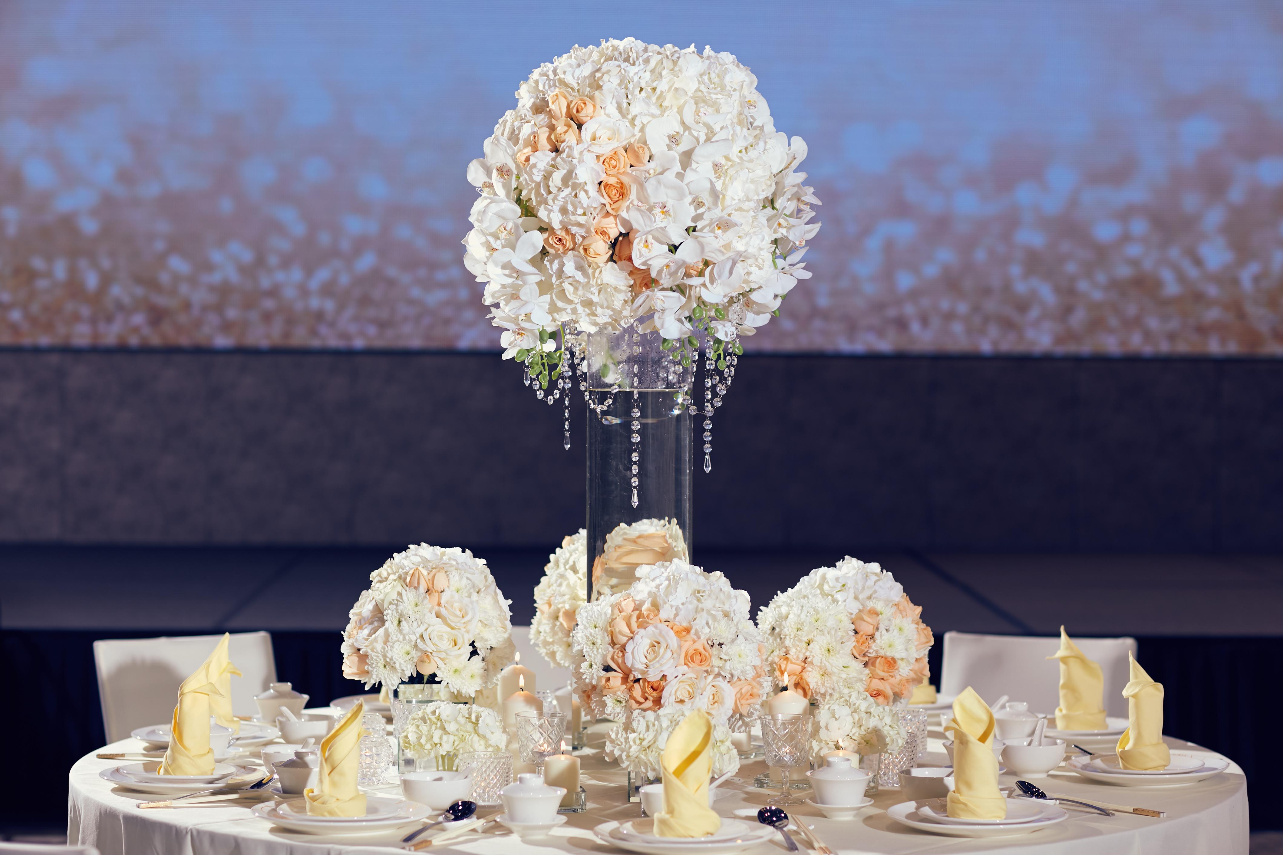 Grand Ion Delemen Hotel Genting Highlands Exteriör bild A table decorated with flowers