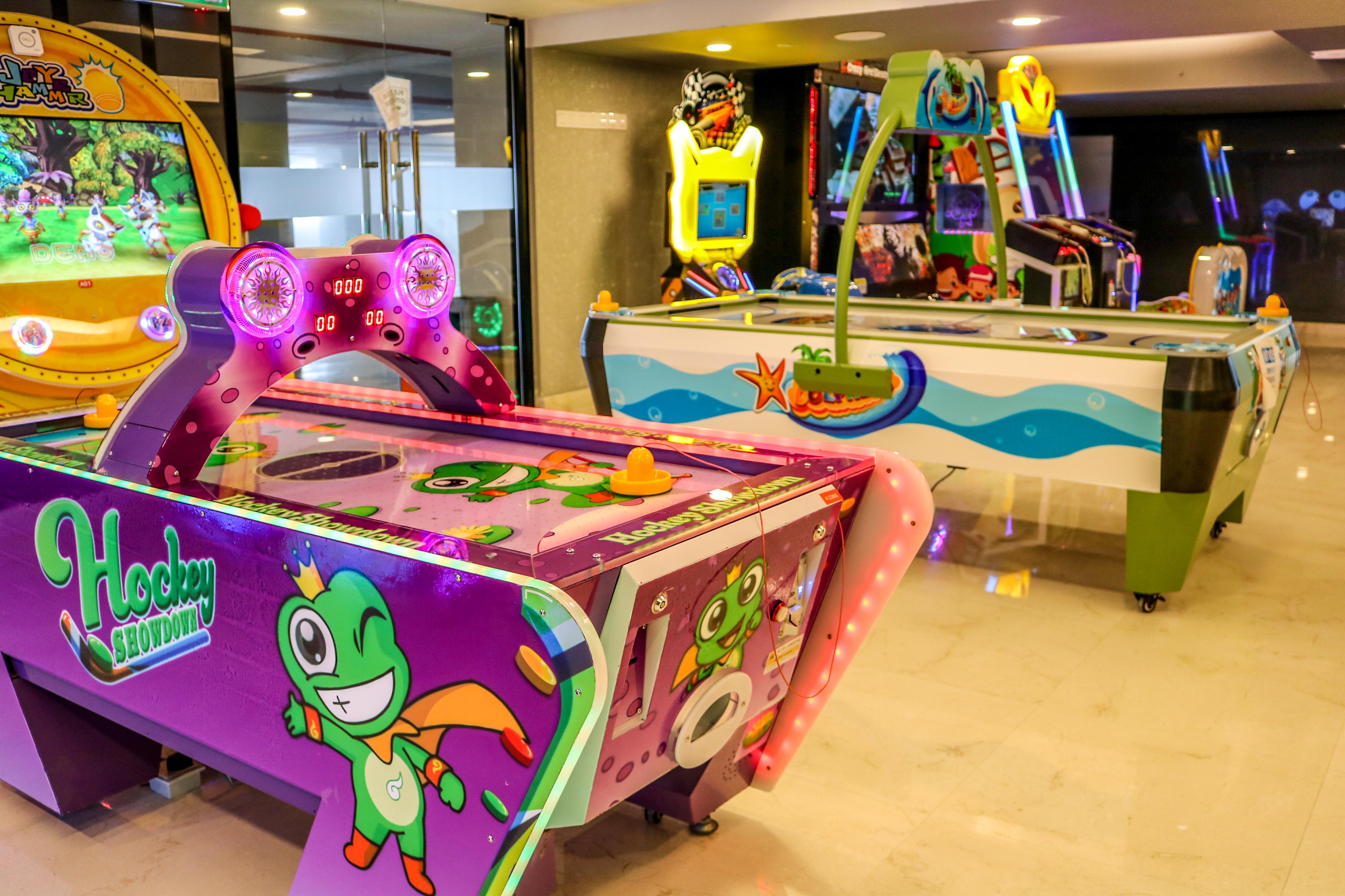 Grand Ion Delemen Hotel Genting Highlands Exteriör bild Air hockey table